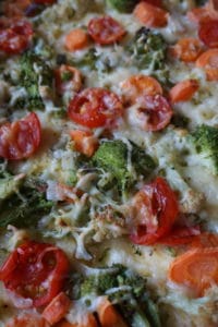 Polentapizza vegetarisch backen - Familien Rezepte für ein schnelles und gesundes Mittagessen