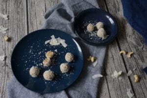 Dattel-Cashew-Pralinen für breifrei und BLW aus dem neuen Kochbuch
