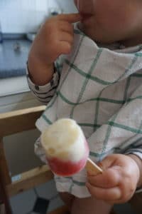 Babyeis - Eis am Stiel ohne Zucker, Popsicle Erdbeer und Banane