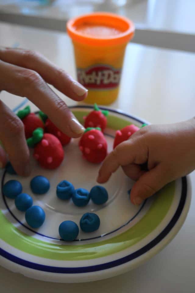 Play-Doh Kindergartenpreis 2017 - Beeren aus Knete machen