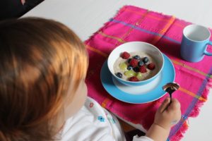 Birchermüsli für Baby und Kind - unser BLW und breifrei Rezept zum Frühstück