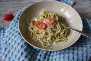 Pesto für Babys - unser BLW Rezept zu Nudeln