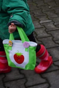 Tasche mit Erdbeere