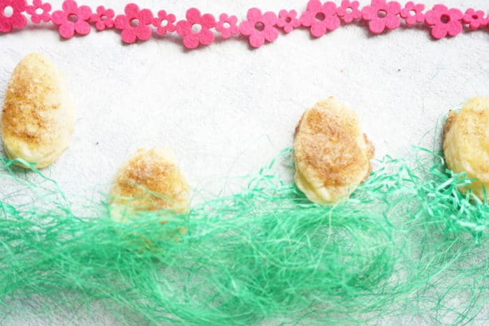 Eier aus Blätterteig selber gemacht mit Zimt und Zucker - perfekt als süßer Snack für Ostern