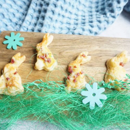 Hasen aus Blätterteig für das Osterbuffet - BLW Rezepte für Kinder und Familien