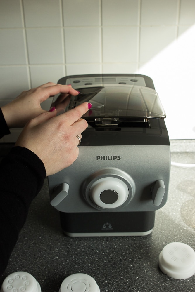 Philipspastamaker in grau zum Nudeln selber machen auch mit Kindern