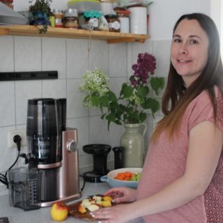 Saft selber pressen für eine gesunde Ernährung in der Schwangerschaft