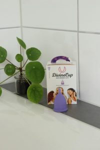 Nachhaltiges Badezimmer - Menstruationstasse von DivineCup