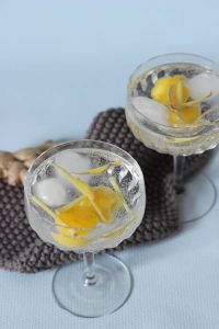 Leckerer alkoholfreier Cocktail mit Mango und Ingwer