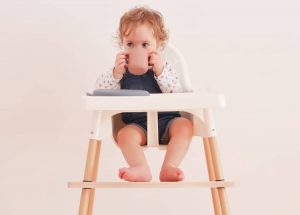 Ab wann dürfen Babys im Hochstuhl sitzen