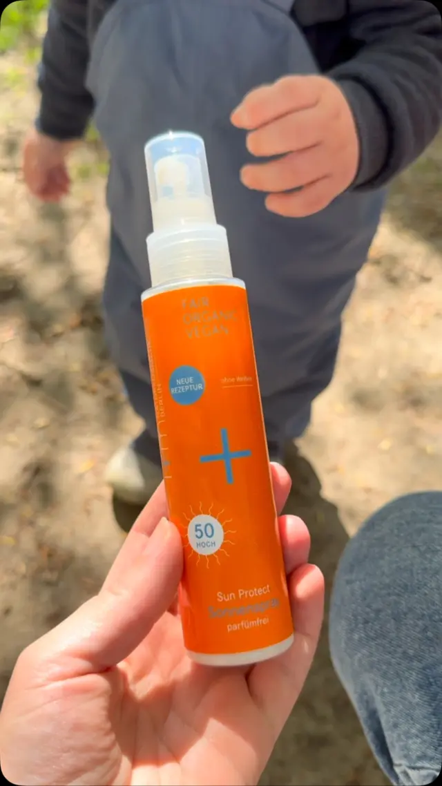 (Anzeige) Kennst du schon die beste Sonnencreme für die ganze Familie? 

✳️Wir nutzen seit 3 Jahren ausschließlich den Sonnenschutz von @iplusmberlin . 

🌞Und du kannst das auch: mit breifrei25 sparst du 20% auf Sonnencremes, Sonnensprays und die umfangreiche Produktpalette von i+m.

🏝️Das Sonnensoray mit LSF50 ist Vegan und schützt mit mineralischem UVA und UVB Filter vor Sonnenbrand. Die faire, nanopartikelfreie und parfümfreieSonnencreme schützt Baby- und Kleinkindhaut zuverlässige. 

👶🏻👦🏻👧🏻Sie lässt sich so leicht auftragen, dass dein Kind spielend mithelfen kann - dabei weißelt sie kaum und lässt sich ganz leicht verteilen.

Nutze gerne unseren Code, wenn du dich für den Sommer mit der besten Sonnencreme eindecken möchtest ! 🏖️⛱️🏝️