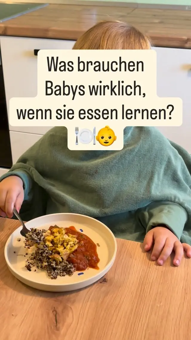 Was brauchen Babys wirklich, wenn sie essen lernen? 🍽️👶
‌
Zum Weltkindertag am 20.11. wollen wir an das erinnern, was oft im Trubel der Beikostzeit untergeht:
‌
🧠 Nicht die perfekte Gabel
🛒 Nicht das neueste Lätzchen
📦 Nicht der durchgestylte Hochstuhl
‌
Sondern:
💛 Geduld
🫶 Vertrauen
📚 Wissen
❤️ und Liebe
‌
Klar, hilfreiches Zubehör kann den Alltag erleichtern – aber was dein Baby wirklich braucht, ist dein Verständnis für seinen Weg und den sicheren Raum entspannte Esserfahrungen zu sammeln.
‌
👉 In unserem zertifizierten Beikost Onlinekurs begleiten wir dich Schritt für Schritt – mit allem, was du über Beikost wissen musst:
✅ fundiert & praktisch
✅ liebevoll & alltagstauglich
✅ inkl. 80-100 % garantierter Zuschuss durch alle gesetzliche Krankenkassen in Deutschland.

Kommentiere mit einem “🤍” wenn du mehr Infos zum Onlinekurs möchtest!

📩 Kommentiere „🛍️“, wenn du zusätzlich unsere Empfehlungen für wirklich sinnvolles Beikost-Zubehör möchtest – wir schicken dir den Link direkt per DM!
‌
#beikoststart #beikostwissen #breifreibaby