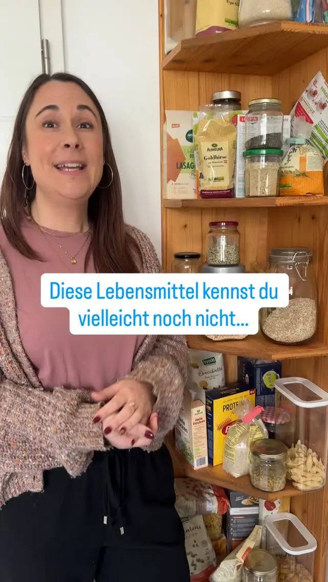 Wenn du Abwechslung suchst und dein Baby von Anfang an mit echten Nährstoffen versorgen möchtest, schau mal hier: 👇

✨ Goldhirse
→ Besonders gut verträglich & glutenfrei
→ Reich an pflanzlichem Eisen, Magnesium & B-Vitaminen
→ Perfekt für Brei, in Bratlingen oder als Beilage

🌱 Hanfsamen (geschält)
→ Kleine Kraftpakete mit Omega-3-Fettsäuren, Zink & pflanzlichem Eiweiß
→ Mild im Geschmack – ideal als Topping, im Joghurt oder in Teigen

🥄 Gepuffter Quinoa
→ Vielseitig verwendbar – perfekt für Snackriegel, Brot, Joghurt oder Porridge
→ Enthält hochwertiges pflanzliches Eiweiß & Eisen

💡 Solche Zutaten sind nicht nur nährstoffreich, sondern bringen Abwechslung auf den Familientisch – auch schon in der Beikostzeit!

Du willst wissen, was du sonst noch clever bevorraten kannst?

👉 Kommentiere 📋 und wir schicken dir unsere 3 kostenlosen Listen mit: 
✅ geeigneten Lebensmitteln
❌ No-Gos im ersten Jahr
🛒 und einer praktischen Vorratsliste für die Beikostzeit zum Ausdrucken!

#vorratshaltung #beikoststart #breifrei
